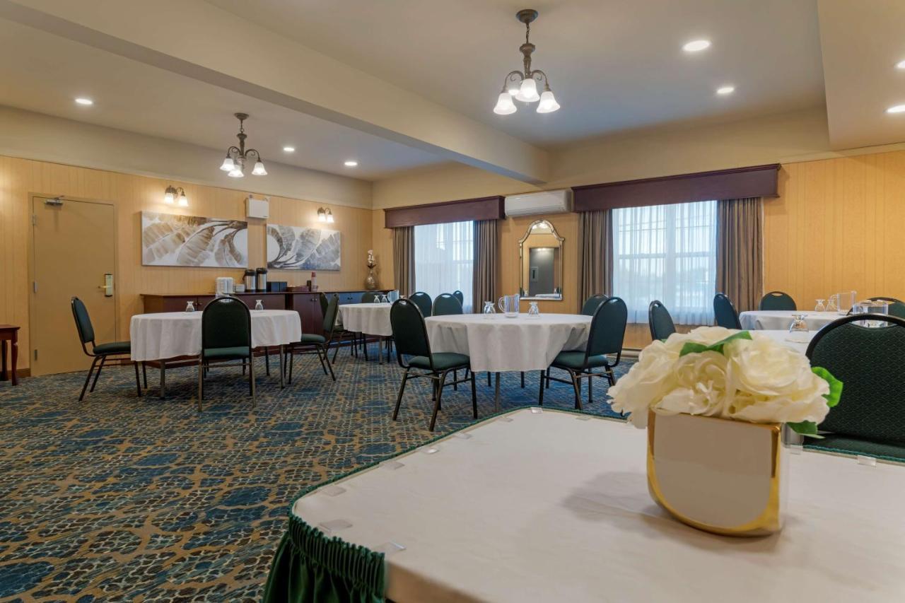 Best Western Plus Fredericton Hotel & Suites Zewnętrze zdjęcie