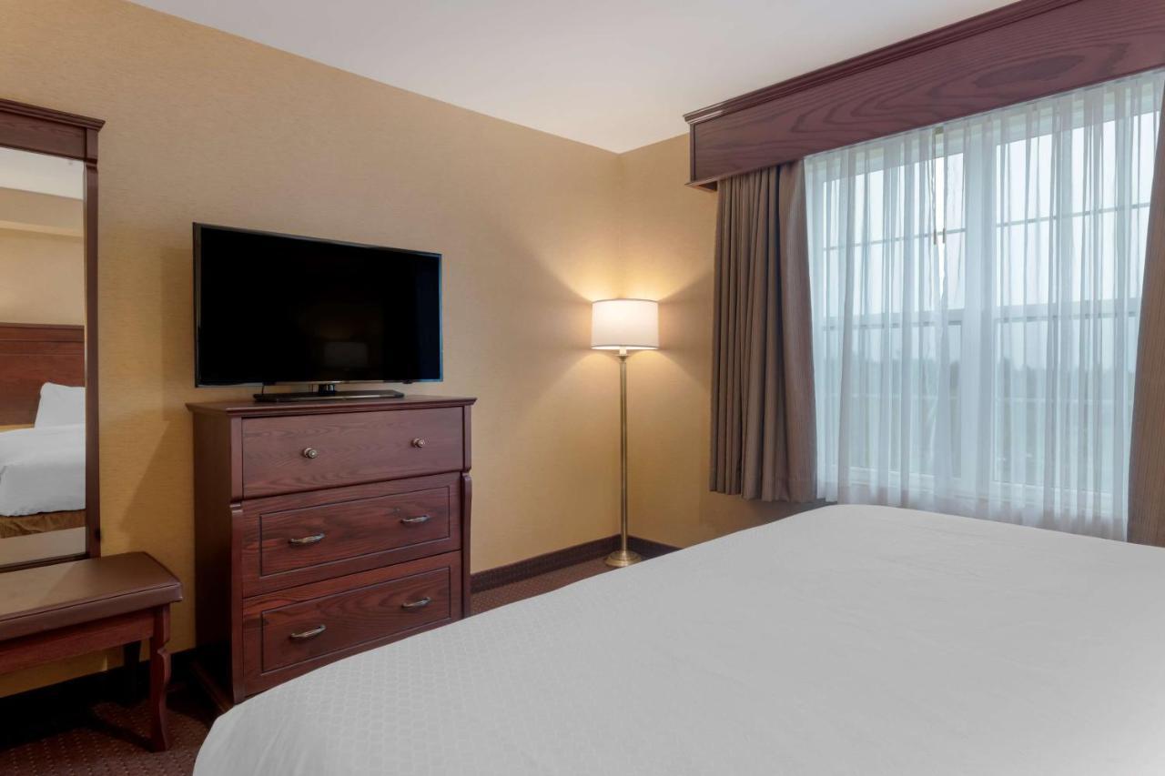 Best Western Plus Fredericton Hotel & Suites Zewnętrze zdjęcie