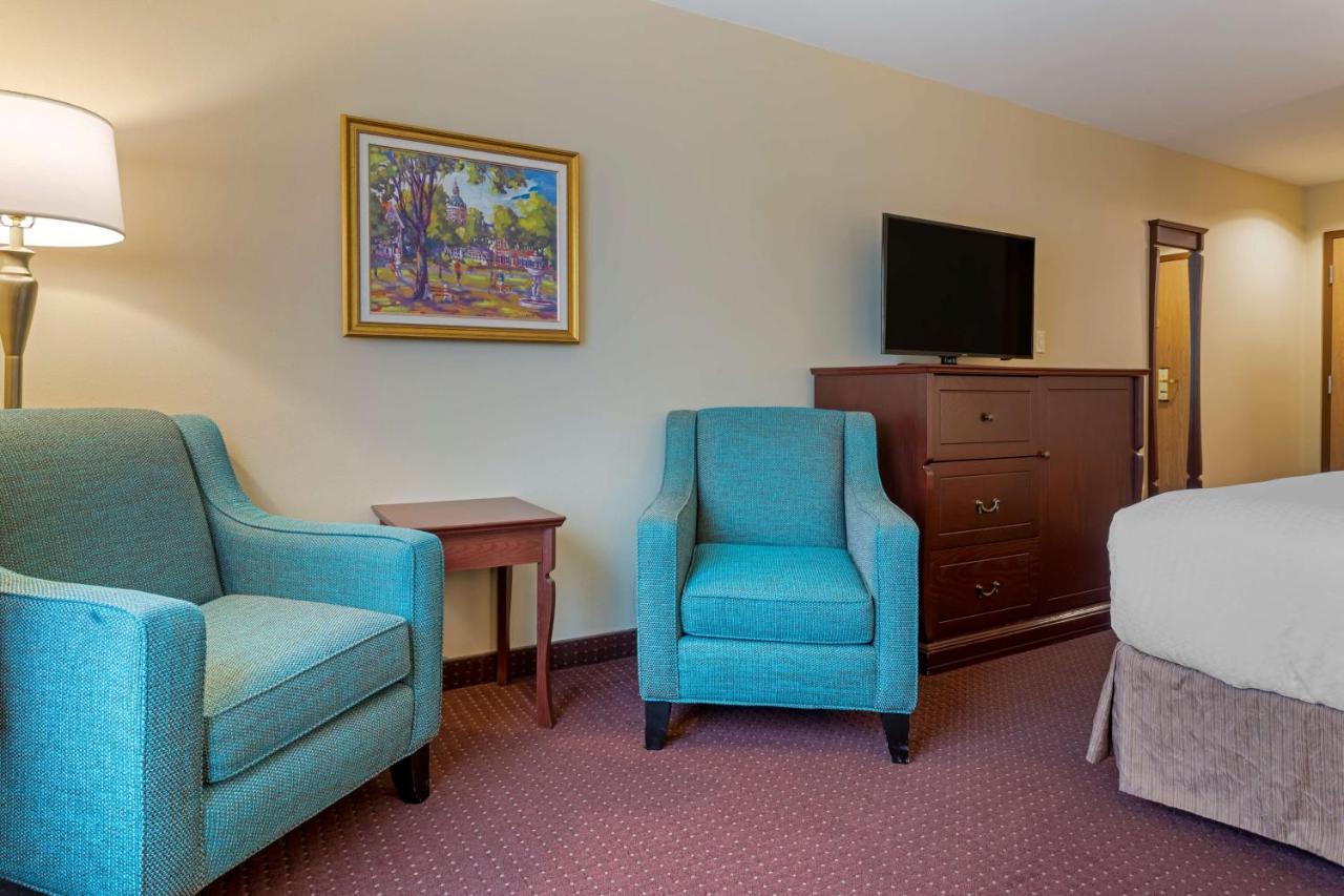 Best Western Plus Fredericton Hotel & Suites Zewnętrze zdjęcie