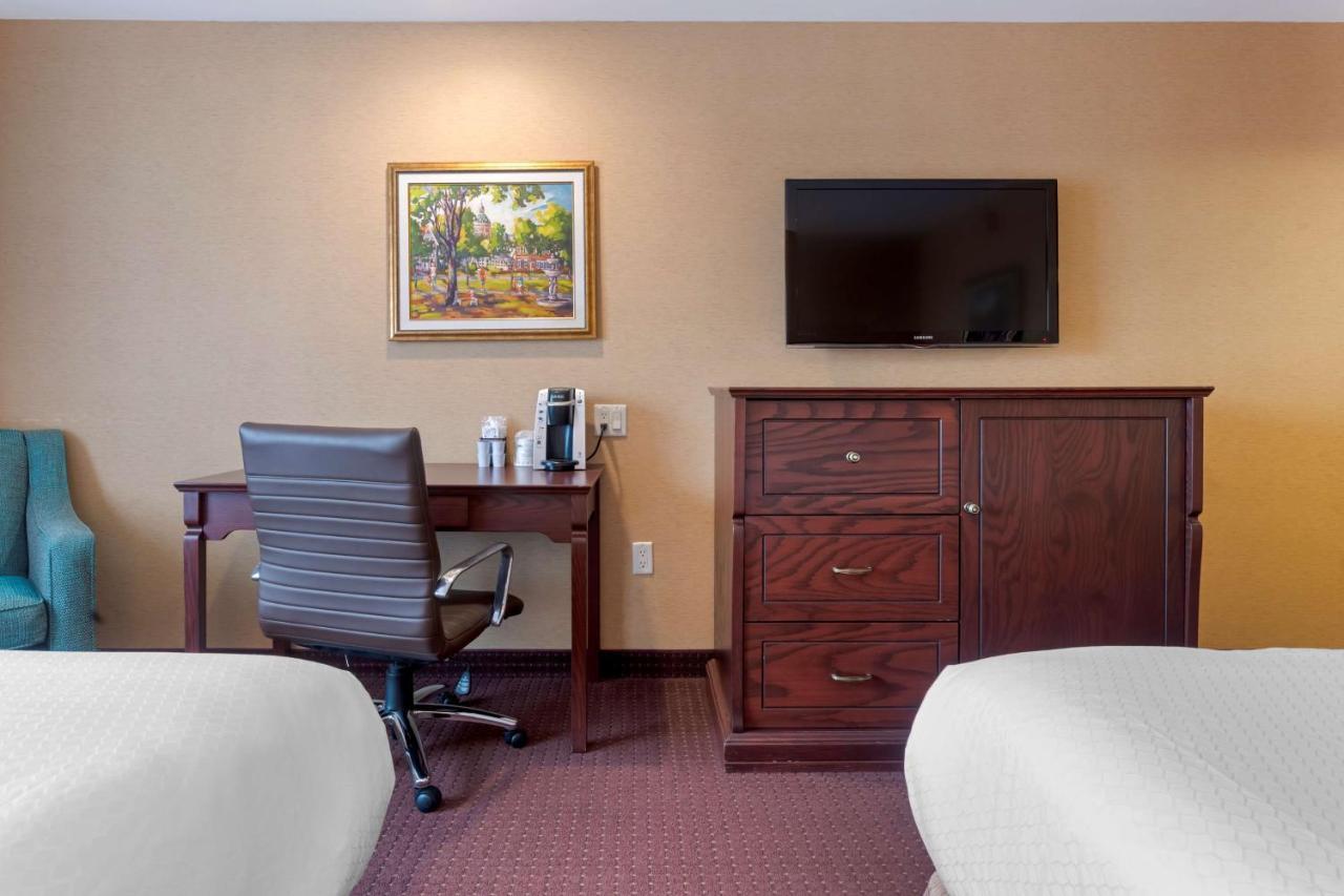 Best Western Plus Fredericton Hotel & Suites Zewnętrze zdjęcie