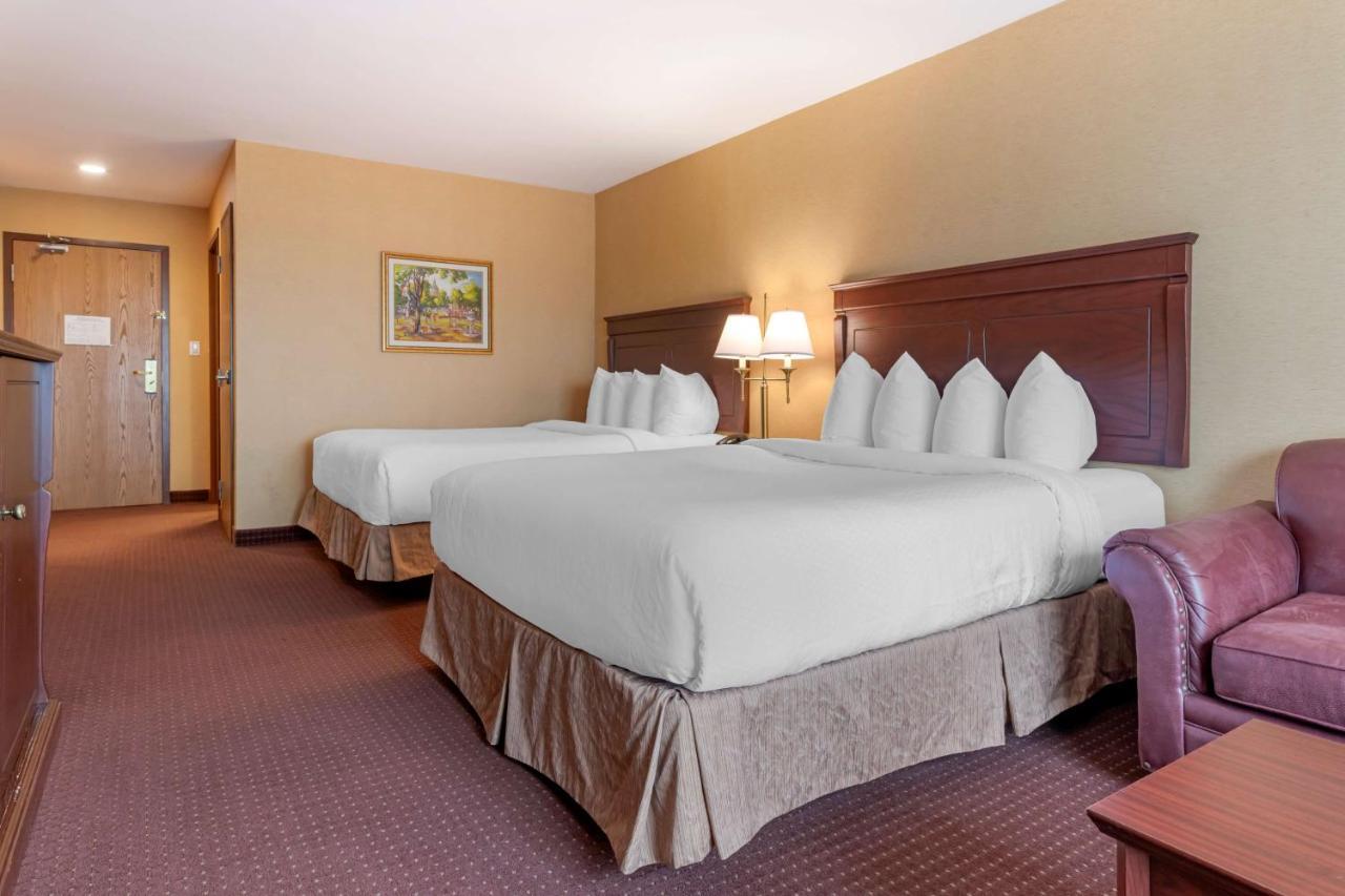 Best Western Plus Fredericton Hotel & Suites Zewnętrze zdjęcie