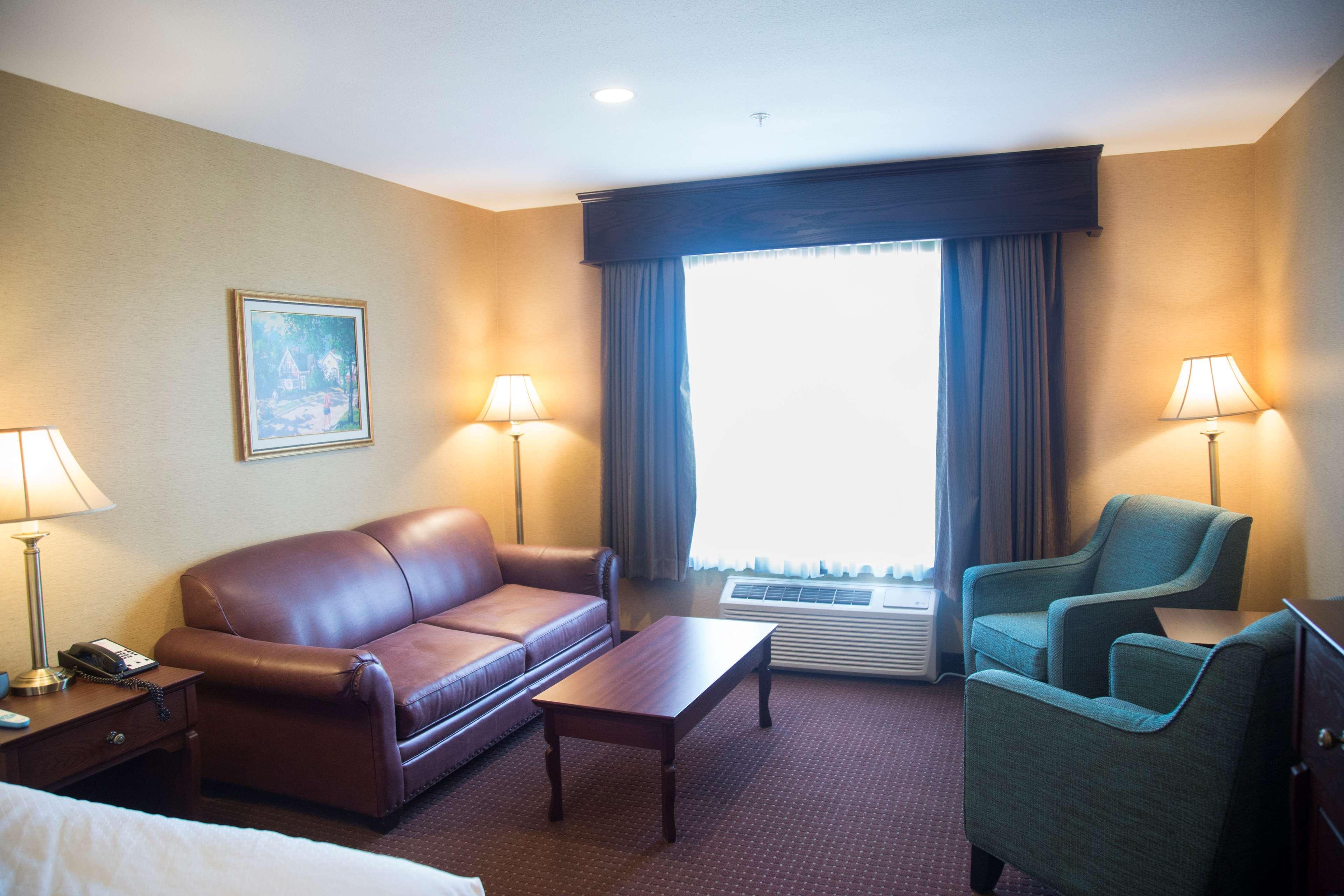 Best Western Plus Fredericton Hotel & Suites Zewnętrze zdjęcie